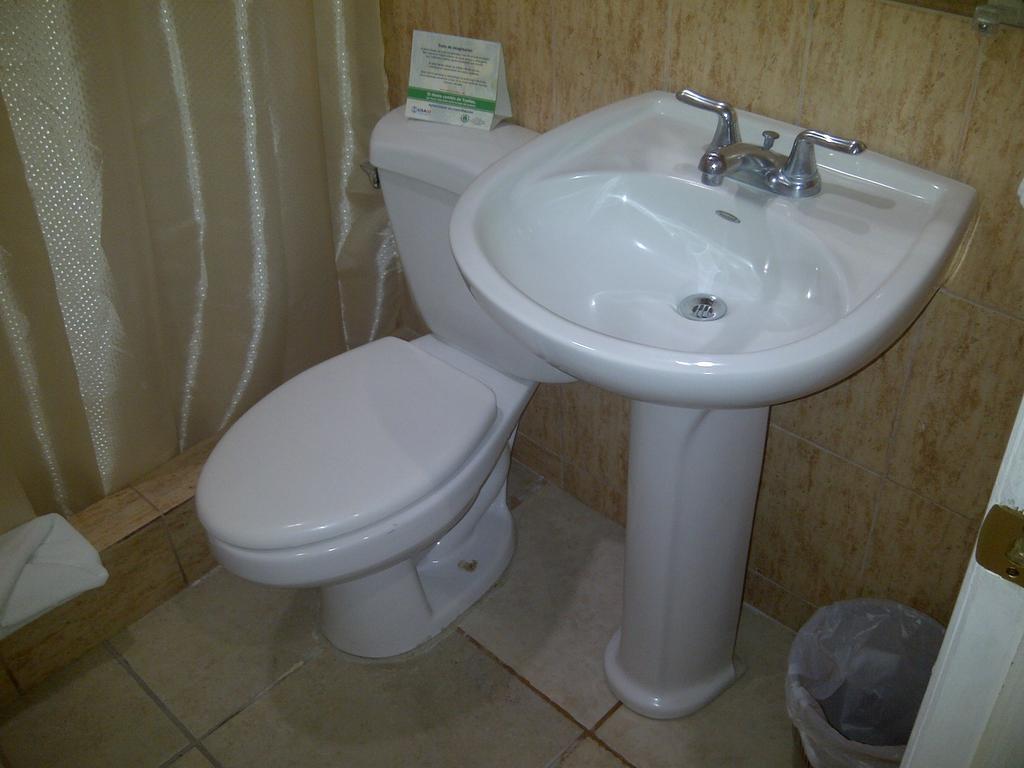 Hotel Cibeles La Ceiba Quarto foto