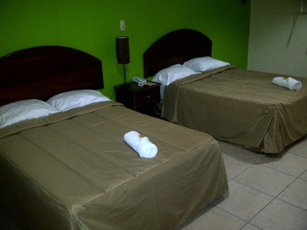 Hotel Cibeles La Ceiba Quarto foto